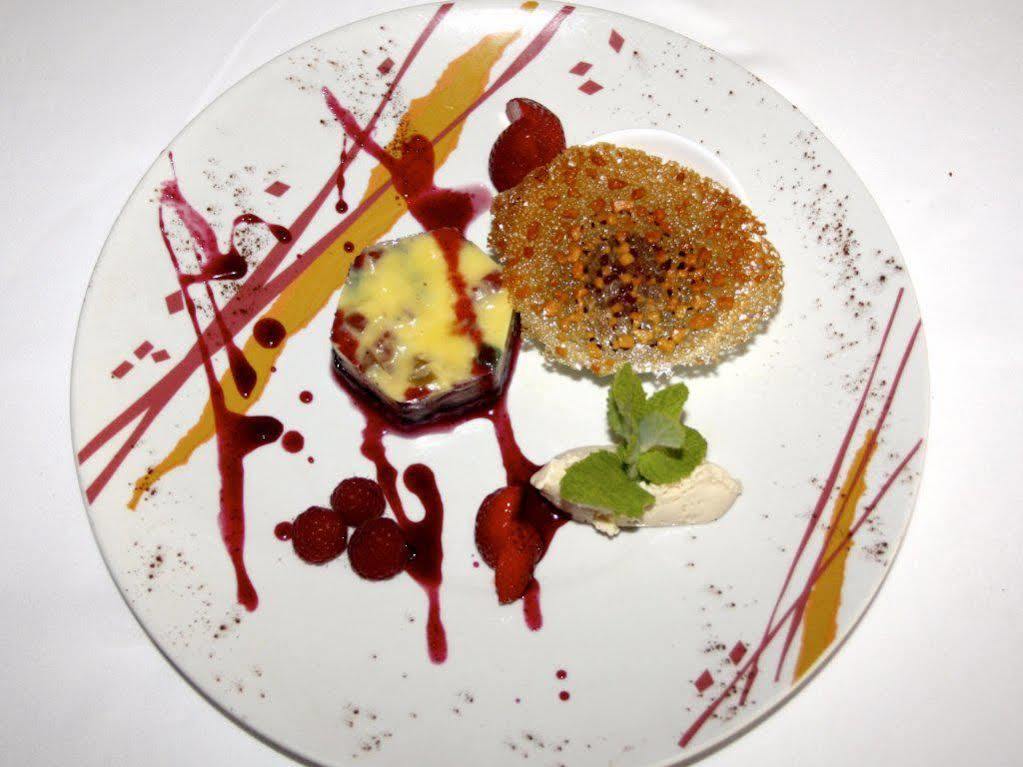 L'Oustal Del Barry Hotel Najac Luaran gambar